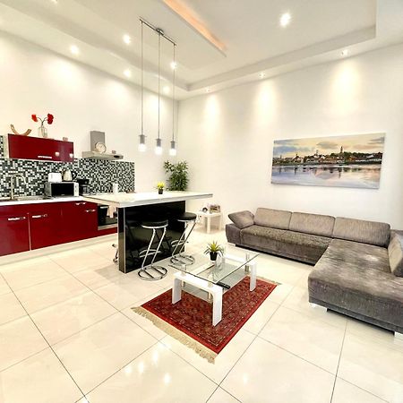 Amazing Swedish 3 Rooms Apartment In The City Center Budapest Kültér fotó
