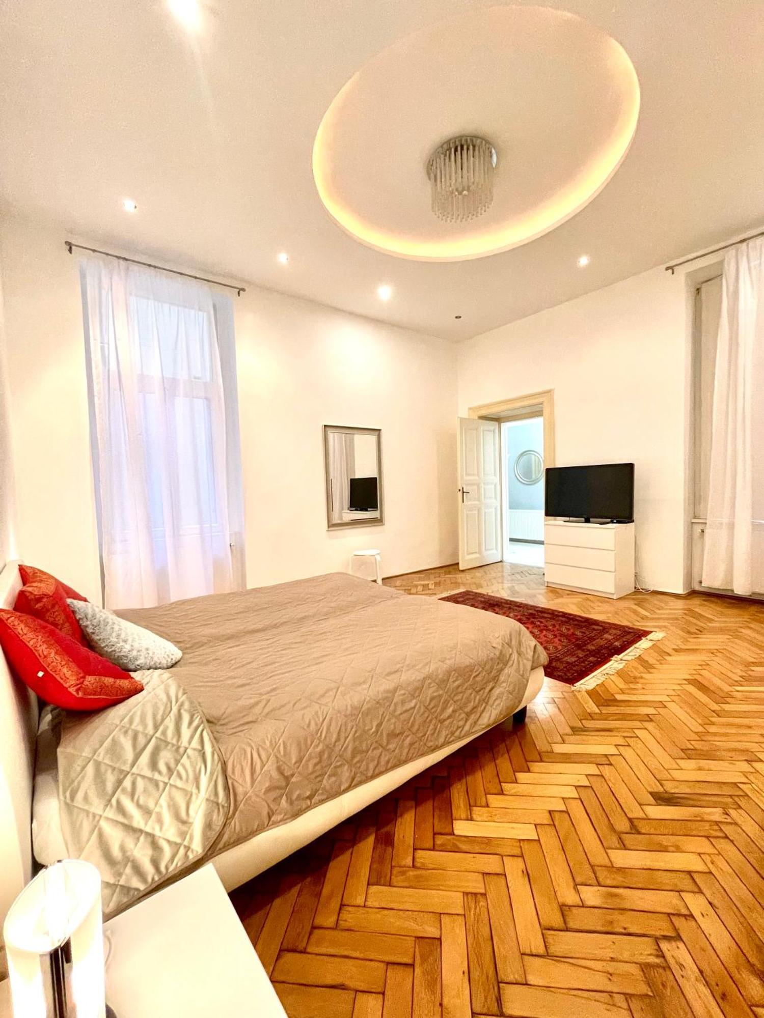 Amazing Swedish 3 Rooms Apartment In The City Center Budapest Kültér fotó