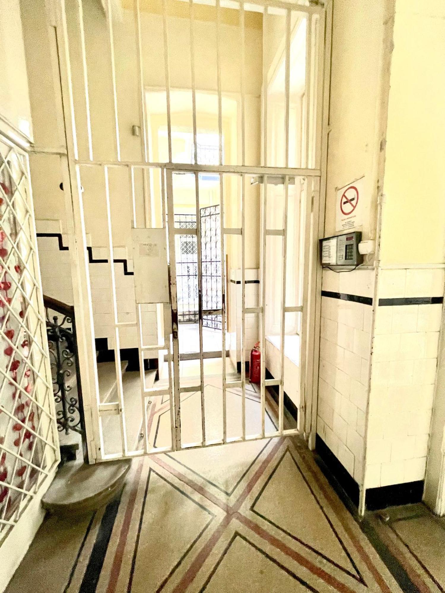 Amazing Swedish 3 Rooms Apartment In The City Center Budapest Kültér fotó